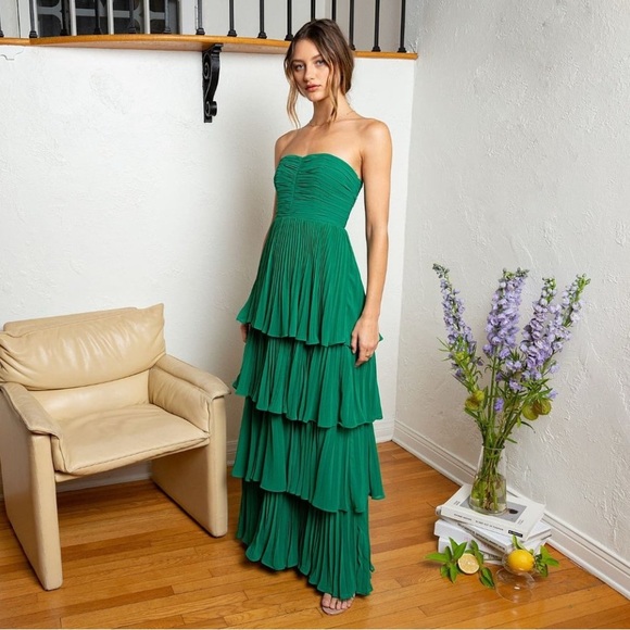 FAME and PARTNERS - Picture 5 of 7